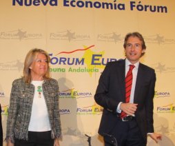 Íñigo de la Serna, con la Alcaldesa de Marbella, Ángeles Muñoz
